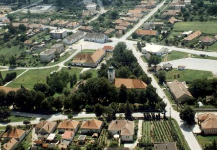 Letecký pohľad na stred obce RIŠŇOVCE